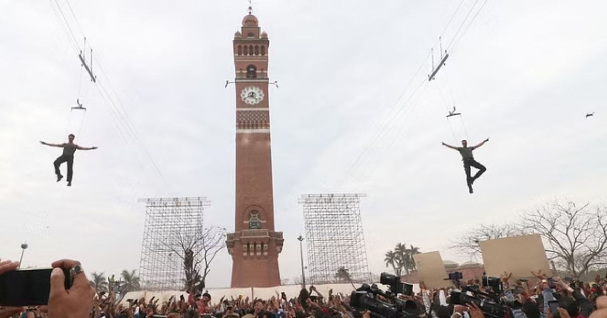 akshay-kumar-and-tiger-shroff-bade-miyan-chote-miyan-shooting-in-lucknow