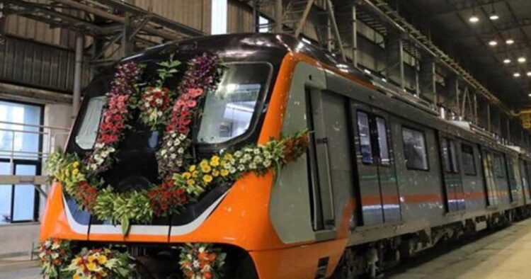 the-wait-for-metro-is-over-in-agra-today-pm-modi-will-flag-off-the-train-from-taj-mahal-station