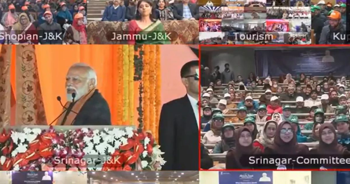 anti-nationals-will-be-shocked-to-see-these-10-pictures-of-pm-modis-jammu-and-kashmir-tour