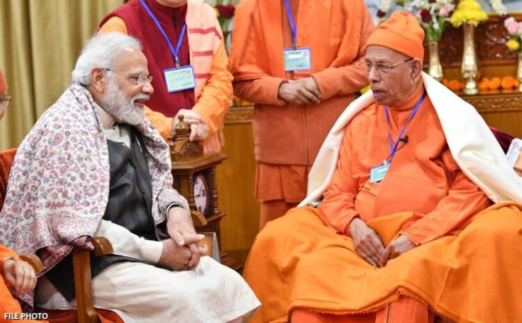 PM modi and swami smarnanand