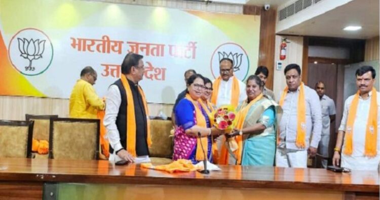 big-blow-to-sp-in-budaun-amid-lok-sabha-elections-sushma-maurya-and-madhu-chandra-join-bjp