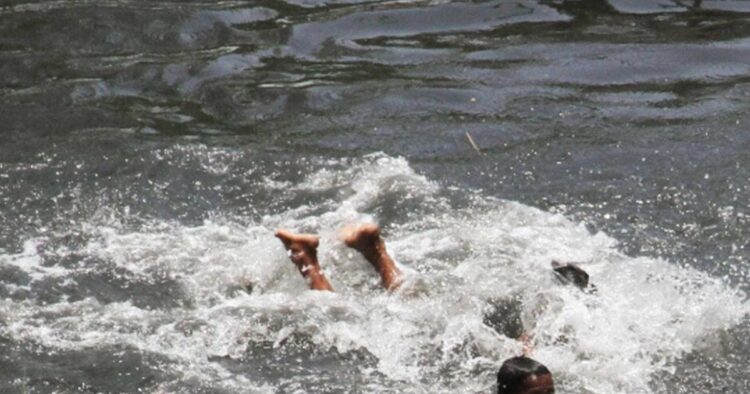 4-children-who-went-to-take-bath-in-pond-in-azamgarh-died-due-to-drowning