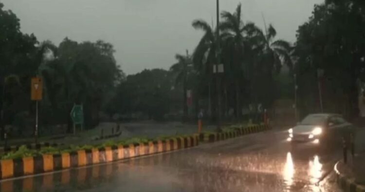 weather-changed-in-delhi-ncr-sudden-rain-gave-relief-from-heat