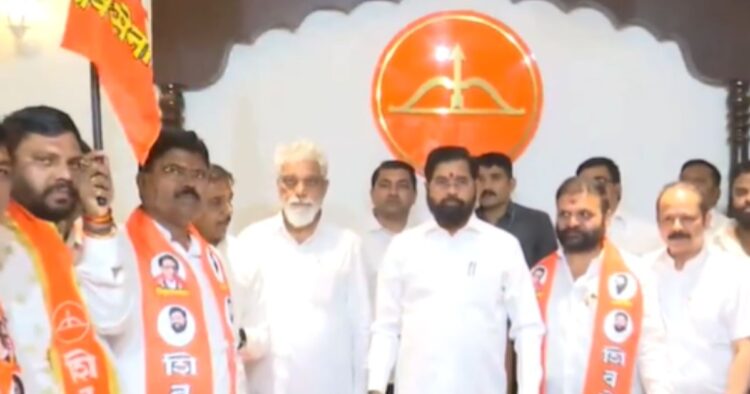 shiv-sena-ubt-vijay-karanjkar-joined-shiv-sena