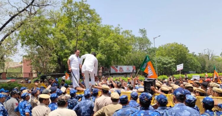 bjp-protested-against-water-shortage