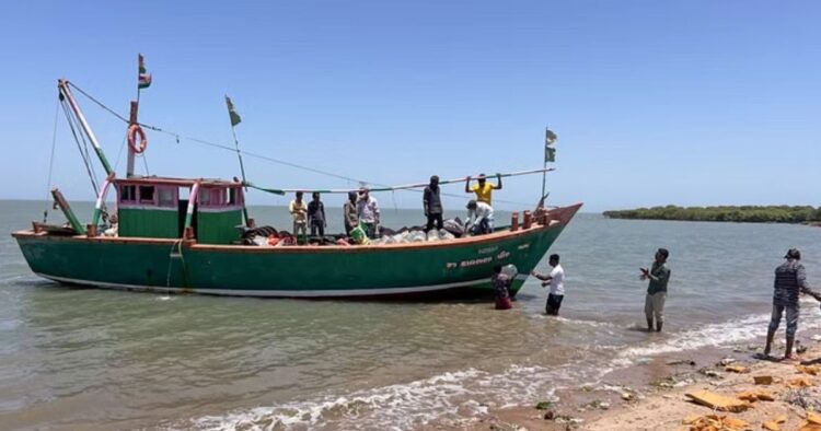 sri-lankan-navy-arrests-four-indian-fishermen